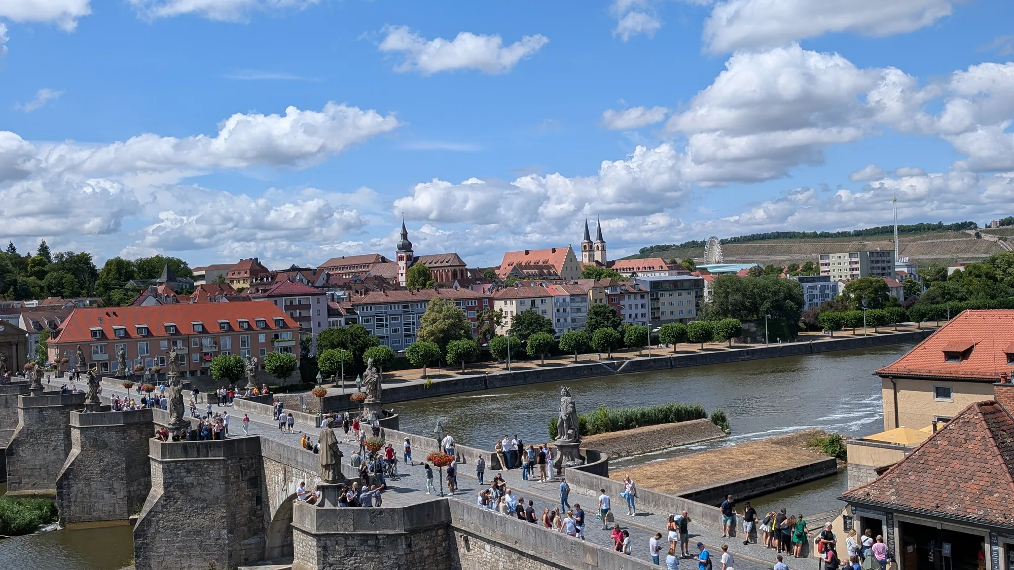 Die Alte Mainbrücke in der Altstadt, in der das Stramu stattfindet