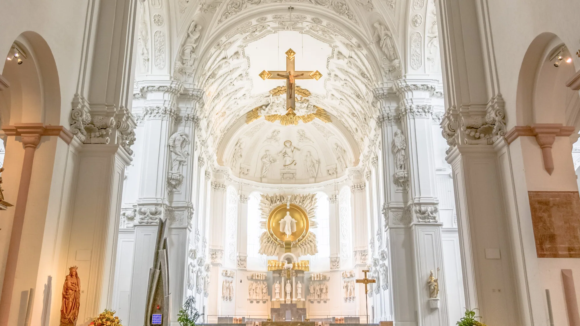 Der Dom St. Kilian in der Innenstadt, wo das Stadtfest gefeiert wird