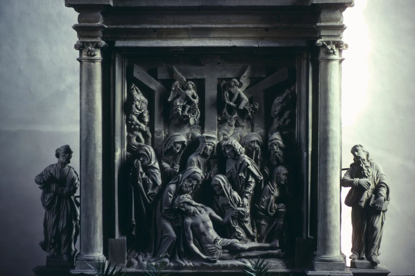 Das Beweinungsrelief von Tilman Riemenschneider in der Klosterkirche Maidbronn